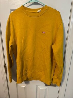 Levi's Men's Yellow Crewneck Sweatshirt with Small Chest Logo